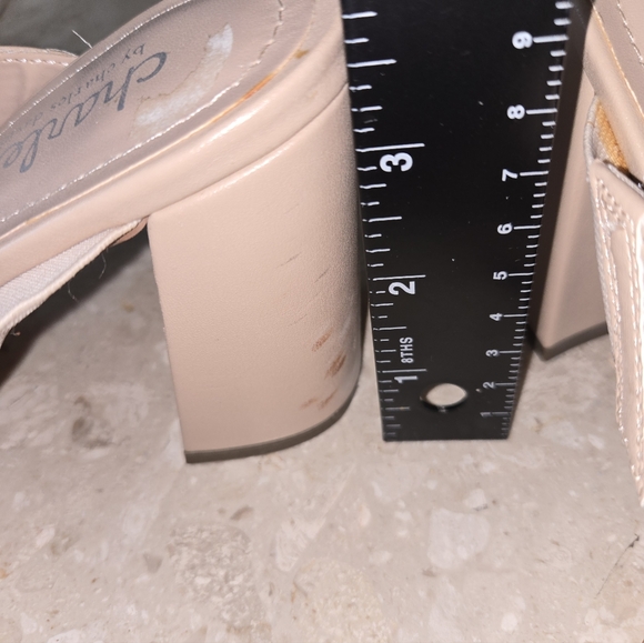 Charles By Charles David Razzle - Tan Strappy Heel 6.5 - Picture 3 of 4